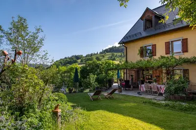 Jardin de l'établissement La Grange d'Hannah - gîte & chambre d’hôtes de charme