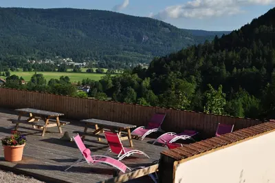 Vue générale sur la montagne ou vue sur la montagne depuis la maison de vacances