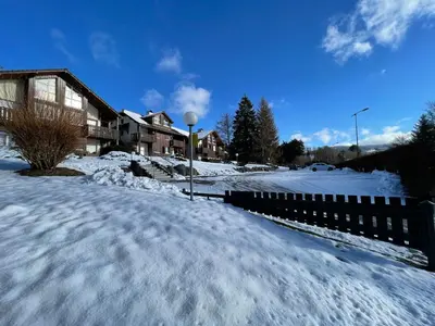 L'établissement Les Prairies du lac en hiver
