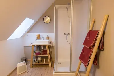 Salle de bains dans l'établissement Le nid du Kaloui