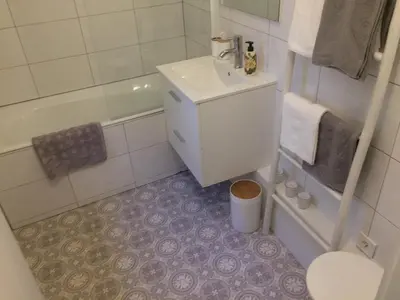 Salle de bains dans l'établissement Les Bateliers