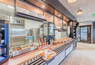 Nourriture dans l'hôtel ou à proximité