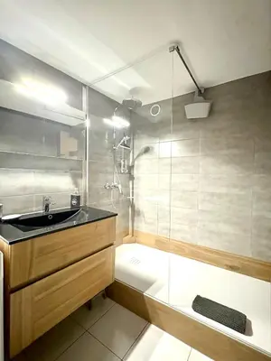 Salle de bains dans l'établissement La Maison du Batelier - Quartier historique Petite Venise