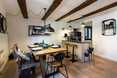 Cuisine ou kitchenette dans l'établissement La Maison du Batelier - Quartier historique Petite Venise