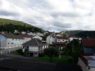 Vue générale sur la montagne ou vue sur la montagne depuis l'appartement