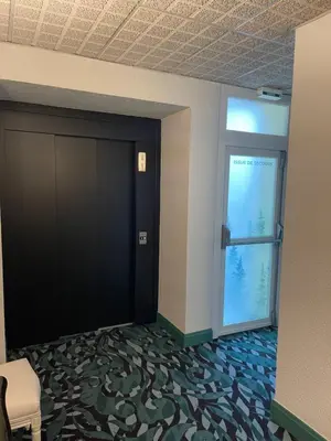 Salle de bains dans l'établissement Hôtel La Réserve