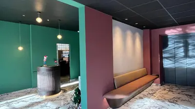 Coin salon dans l'établissement Hôtel La Réserve