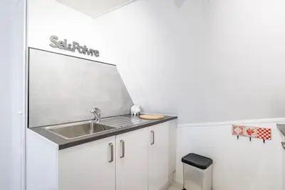 Cuisine ou kitchenette dans l'établissement Gîte Le Colombier Sélestat - 30min EuropaPark