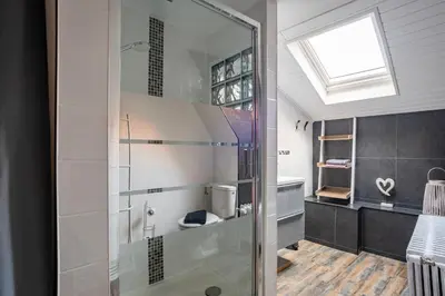 Salle de bains dans l'établissement Gîte Le Colombier Sélestat - 30min EuropaPark