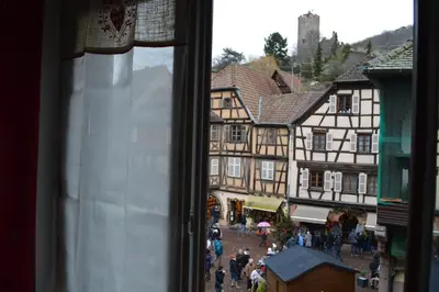 Vue générale sur Kaysersberg ou vue de la ville depuis l'appartement