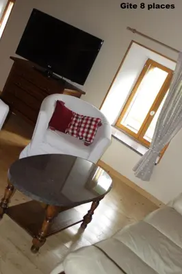 Télévision ou salle de divertissement dans l'établissement Gites typiques au coeur des Hautes Vosges