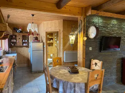 Cuisine ou kitchenette dans l'établissement Chalet d' Annelise