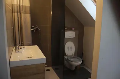 Salle de bains dans l'établissement Appartement et gîte Chez l'Habitant