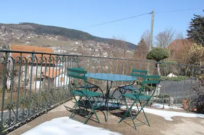 Vue générale sur la montagne ou vue sur la montagne depuis la maison de vacances