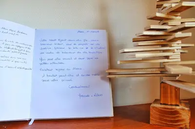 Bibliothèque dans l'appartement
