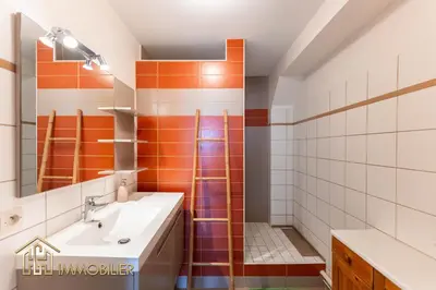 Salle de bains dans l'établissement Au Bonheur des Anges Appartement 2 chambres avec terrasse