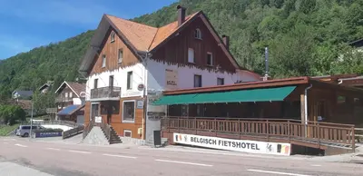 Vue générale sur la montagne ou vue sur la montagne depuis l'hôtel