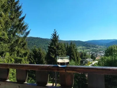 Vue générale sur la montagne ou vue sur la montagne depuis la maison de vacances