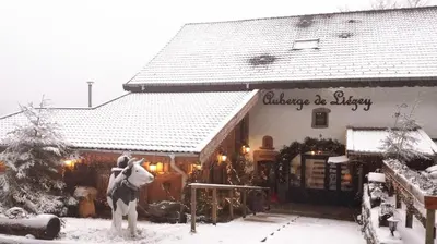 L'établissement Auberge De Liezey en hiver
