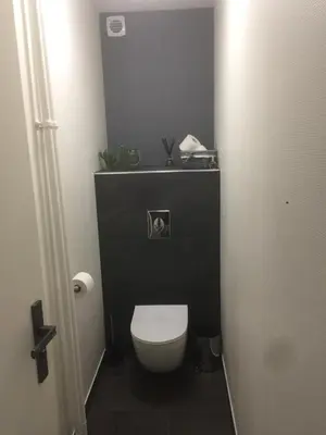 Salle de bains dans l'établissement Le Belpierre
