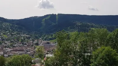 Vue générale sur la montagne ou vue sur la montagne depuis l'appartement