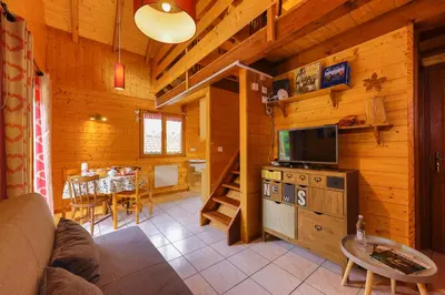 Cuisine ou kitchenette dans l'établissement Chalet Anemone