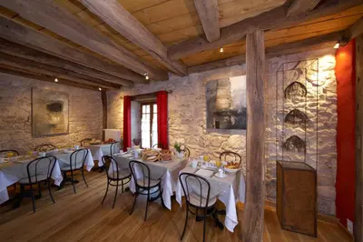 Restaurant ou autre lieu de restauration dans l'établissement La Maison d'Artgile