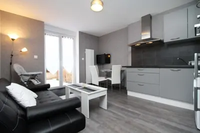 Cuisine ou kitchenette dans l'établissement Gite-les-myrtilles