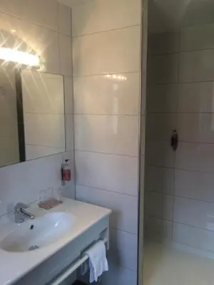 Salle de bains dans l'établissement Résidence Les Cigogneaux