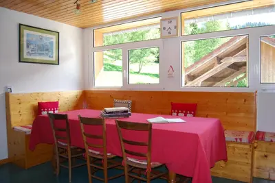 Restaurant ou autre lieu de restauration dans l'établissement Chambre d'hôtes Kieffer Le Grand Bienfaisy