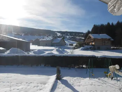 L'établissement chalet trois étoiles en hiver