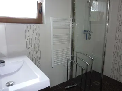 Salle de bains dans l'établissement chalet trois étoiles