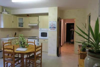 Cuisine ou kitchenette dans l'établissement Gîte de famille dans les Vosges