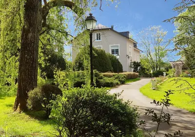 Jardin de l'établissement La Roseraie