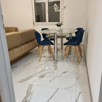 Coin salon dans l'établissement Les Hirondelles