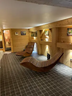 Coin salon dans l'établissement Auberge des Skieurs