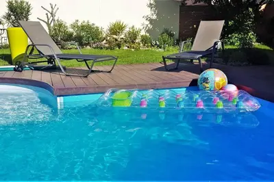 Piscine de l'établissement Les abysses ou située à proximité