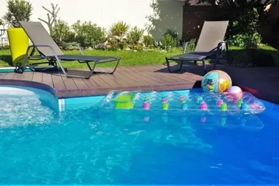 Piscine de l'établissement Les abysses ou située à proximité