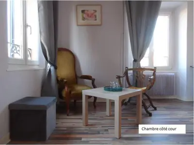 Coin salon dans l'établissement Maison Curiale