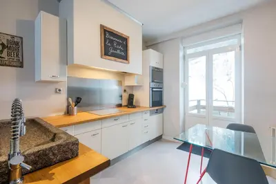 Cuisine ou kitchenette dans l'établissement la roche gauthier 4 personnes