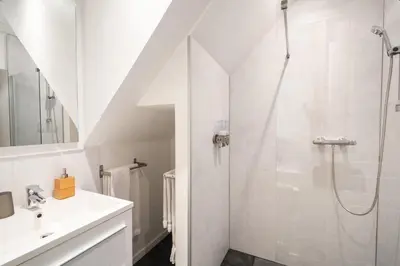 Salle de bains dans l'établissement La Cour St-Fulrad - Appartements
