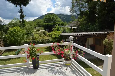 Vue générale sur la montagne ou vue sur la montagne depuis la maison de vacances