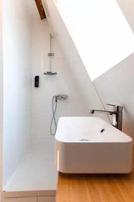 Salle de bains dans l'établissement Colmar Historic Center - BELLE ALSACE - Studio Duplex 6 - BookingAlsace