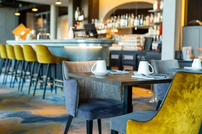 Boissons dans l'établissement Best Western Plus Hotel Restaurant Les Humanistes proche Route des Vins