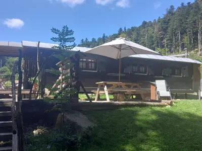 Jardin de l'établissement La Roulotte du Randonneur