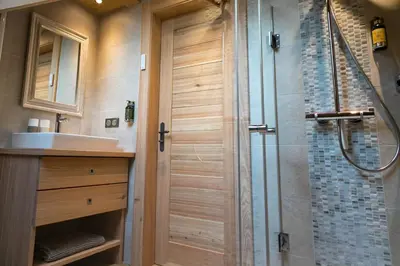 Salle de bains dans l'établissement La Datcha de Liza