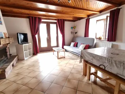 Télévision ou salle de divertissement dans l'établissement Au p'tit bonheur vosgien
