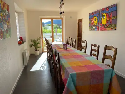 Coin salon dans l'établissement Alsacebnb - Gîte 12 personnes dans le vignoble - Piscine privée & Spa