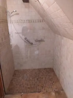 Salle de bains dans l'établissement Ferme du Mouton Noir
