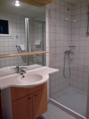 Salle de bains dans l'établissement Azureva Club Bussang